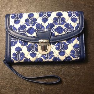 Adorable zip-around Vera Bradley clutch wallet